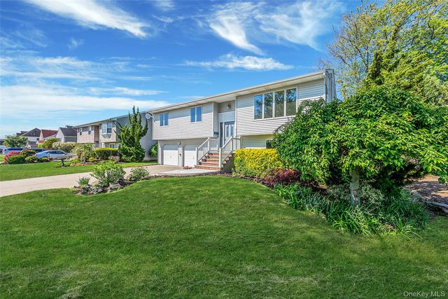 63 Ripplewater Avenue, Massapequa, NY 11758