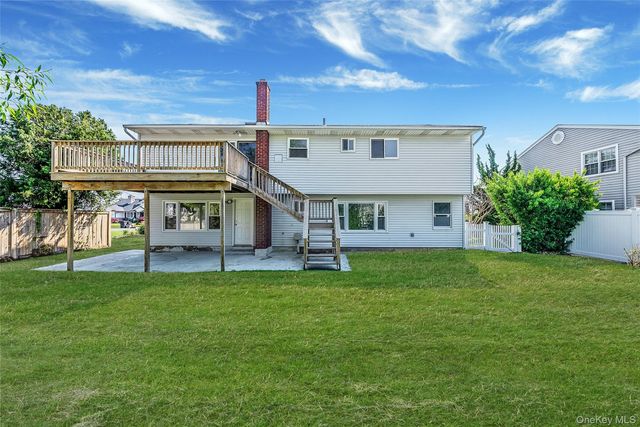 63 Ripplewater Avenue, Massapequa, NY 11758