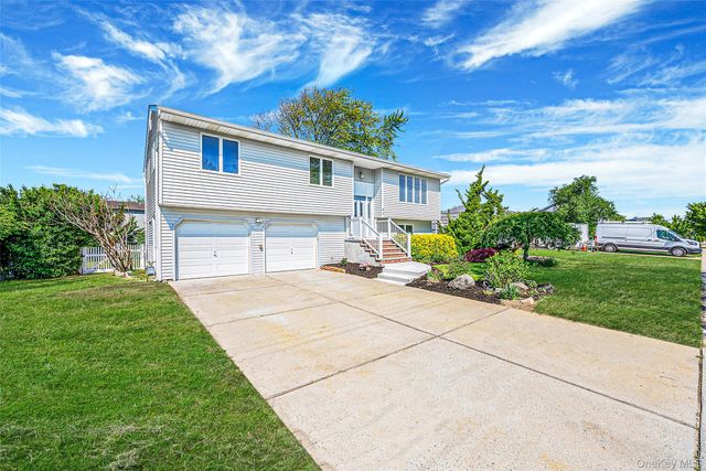 63 Ripplewater Avenue, Massapequa, NY 11758