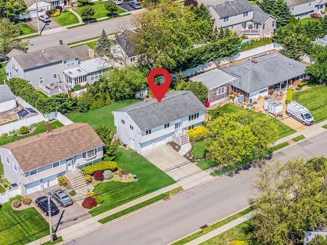 63 Ripplewater Avenue, Massapequa, NY 11758