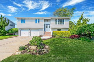 63 Ripplewater Avenue, Massapequa, NY 11758
