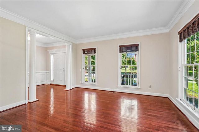 41305 WINDYBUSH DR, Leesburg, VA 20175