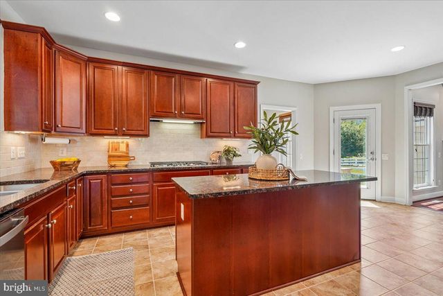 41305 WINDYBUSH DR, Leesburg, VA 20175