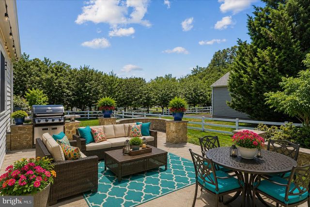 41305 WINDYBUSH DR, Leesburg, VA 20175