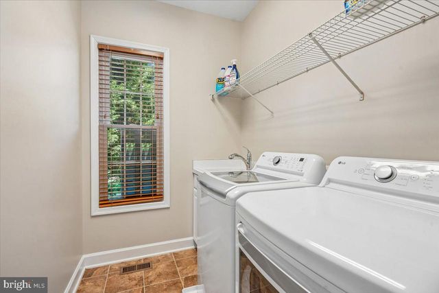 41305 WINDYBUSH DR, Leesburg, VA 20175