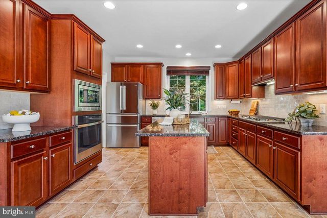 41305 WINDYBUSH DR, Leesburg, VA 20175