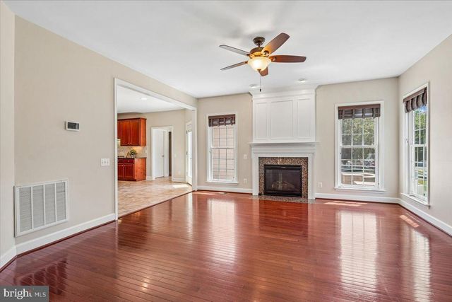 41305 WINDYBUSH DR, Leesburg, VA 20175