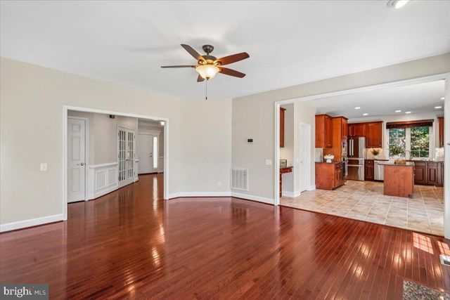 41305 WINDYBUSH DR, Leesburg, VA 20175