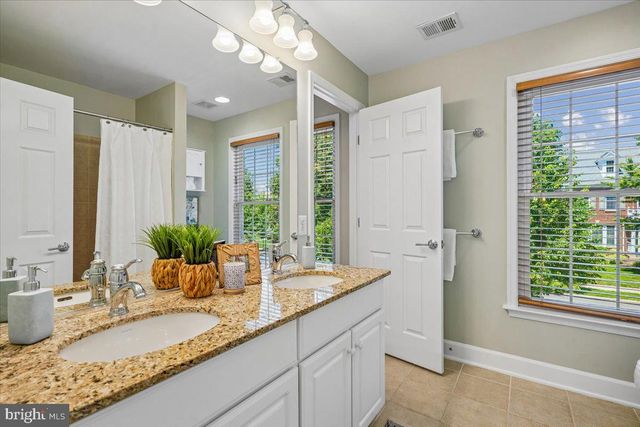 41305 WINDYBUSH DR, Leesburg, VA 20175
