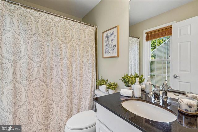 41305 WINDYBUSH DR, Leesburg, VA 20175