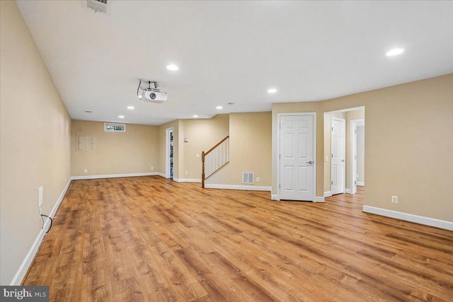 41305 WINDYBUSH DR, Leesburg, VA 20175
