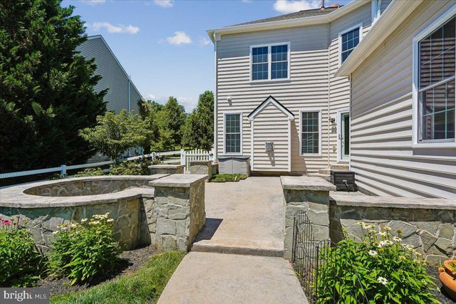 41305 WINDYBUSH DR, Leesburg, VA 20175