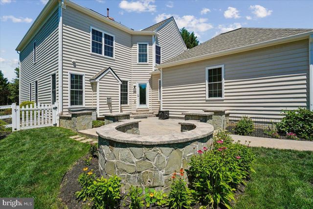 41305 WINDYBUSH DR, Leesburg, VA 20175