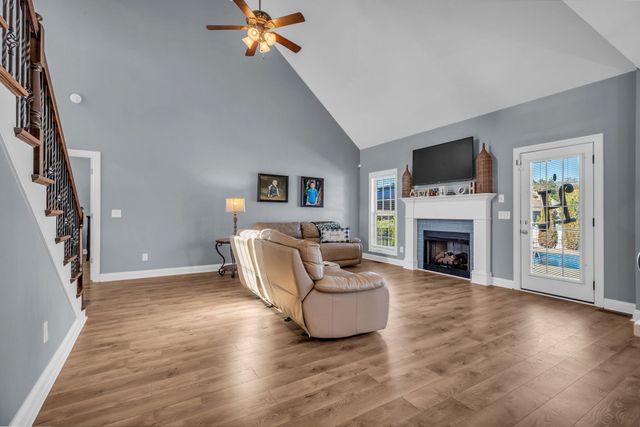 4235 Thoroughbred Ln, Murfreesboro, TN 37127