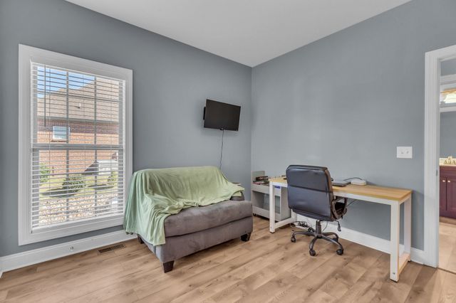 4235 Thoroughbred Ln, Murfreesboro, TN 37127