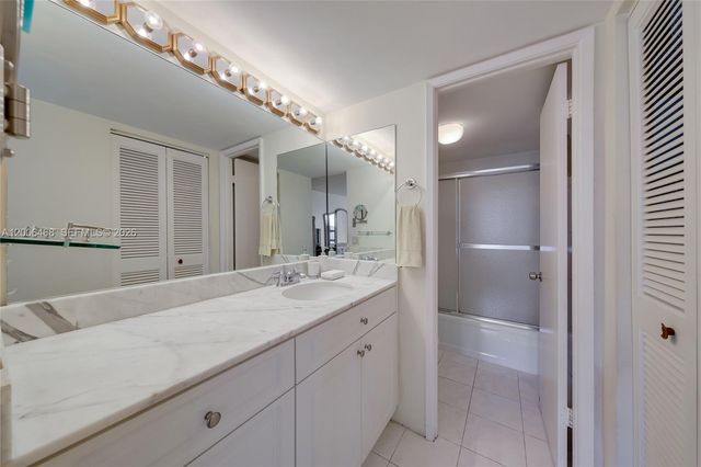 600 NE 36th St 421, Miami, FL 33137