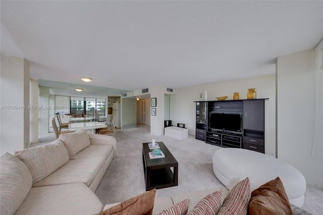 600 NE 36th St 421, Miami, FL 33137