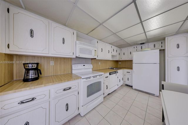 600 NE 36th St 421, Miami, FL 33137