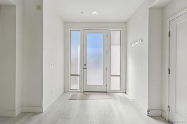 5970 Shaw Lopez Row, San Diego, CA 92121