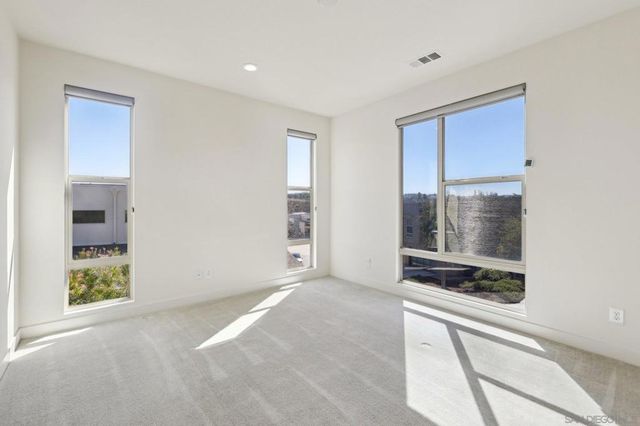 5970 Shaw Lopez Row, San Diego, CA 92121