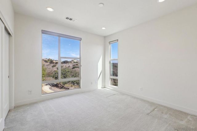 5970 Shaw Lopez Row, San Diego, CA 92121