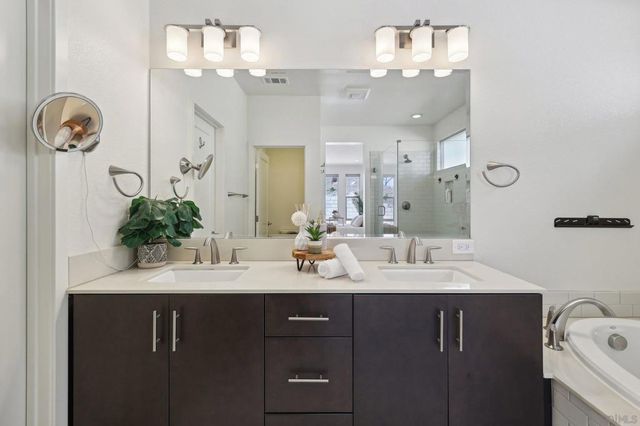 5970 Shaw Lopez Row, San Diego, CA 92121