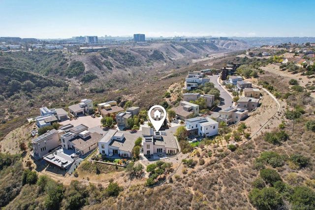 5970 Shaw Lopez Row, San Diego, CA 92121