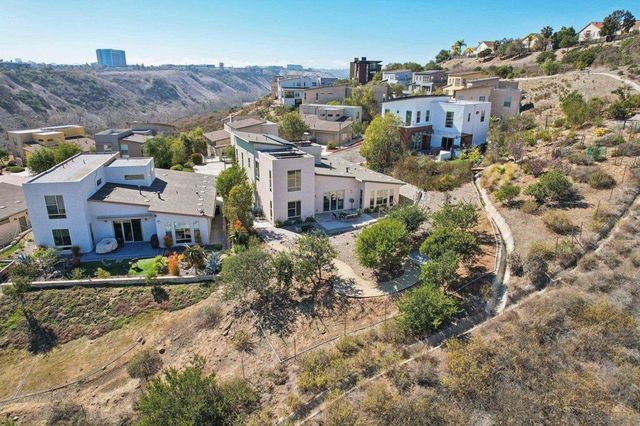 5970 Shaw Lopez Row, San Diego, CA 92121