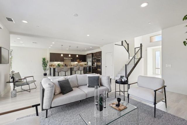 5970 Shaw Lopez Row, San Diego, CA 92121