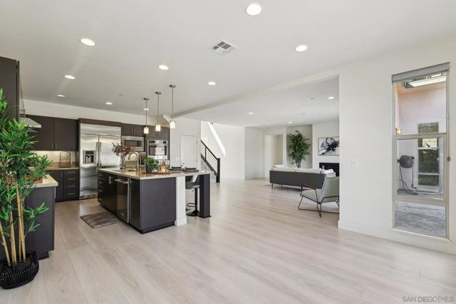 5970 Shaw Lopez Row, San Diego, CA 92121