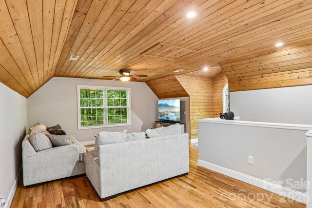 1264 Dogwood Drive, Maggie Valley, NC 28751