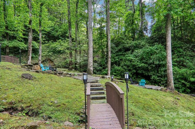 1264 Dogwood Drive, Maggie Valley, NC 28751