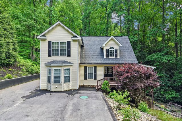1264 Dogwood Drive, Maggie Valley, NC 28751
