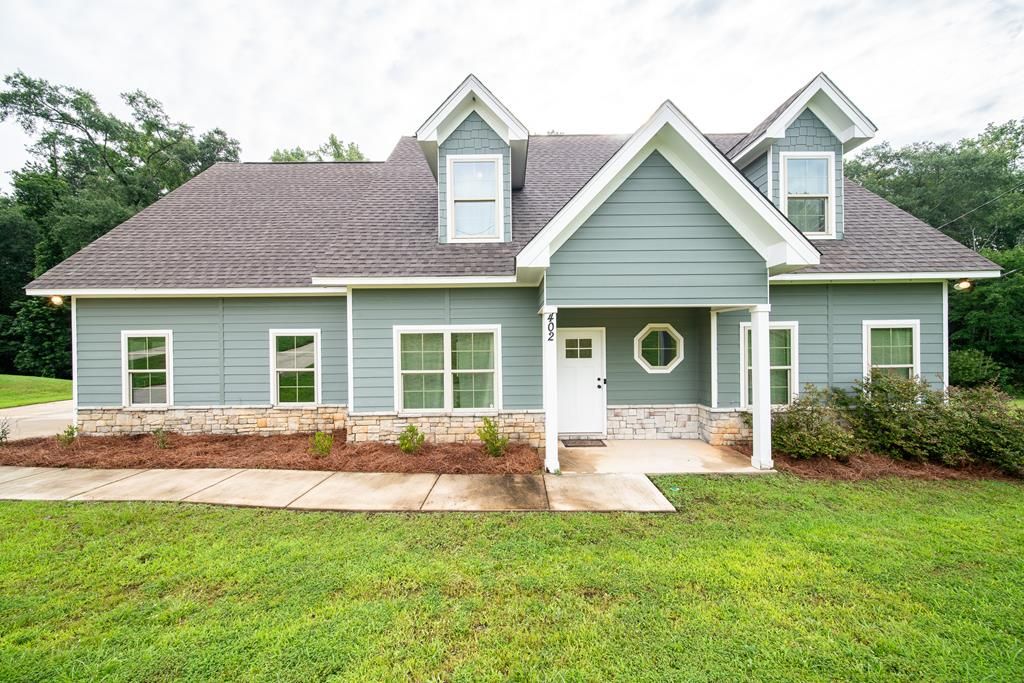 402 Lee Road 2203, Phenix City, AL 36870
