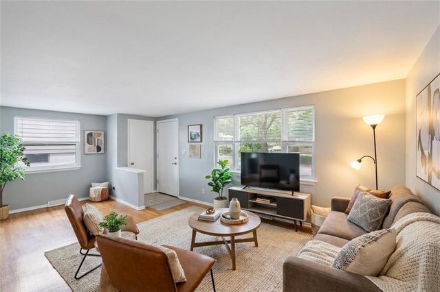 7024 N Pennsylvania Avenue, Kansas City, MO 64118
