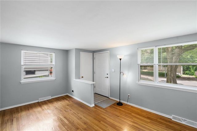 7024 N Pennsylvania Avenue, Kansas City, MO 64118