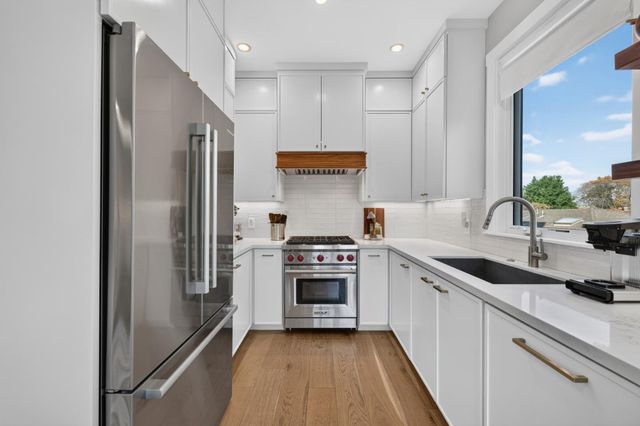 1667 San Carlos Avenue 203, San Carlos, CA 94070