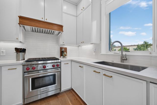 1667 San Carlos Avenue 203, San Carlos, CA 94070