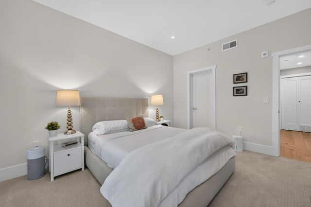 1667 San Carlos Avenue 203, San Carlos, CA 94070