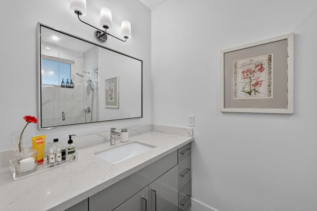 1667 San Carlos Avenue 203, San Carlos, CA 94070
