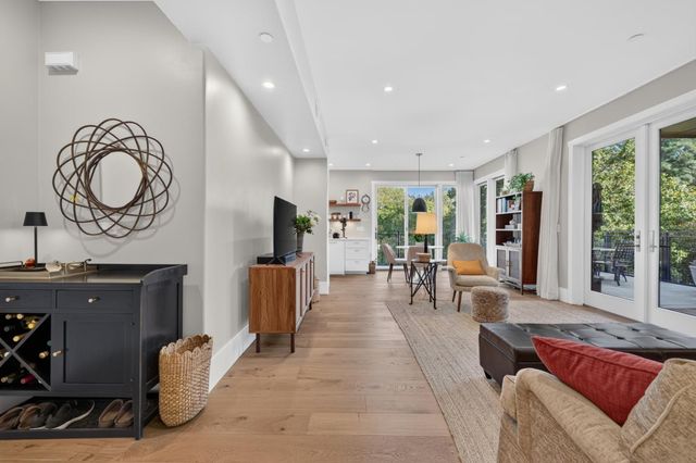 1667 San Carlos Avenue 203, San Carlos, CA 94070