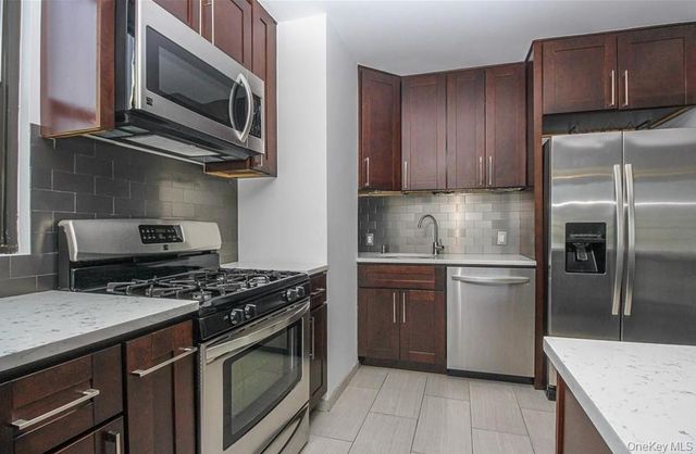 10 Cottage Place 11E, White Plains, NY 10601