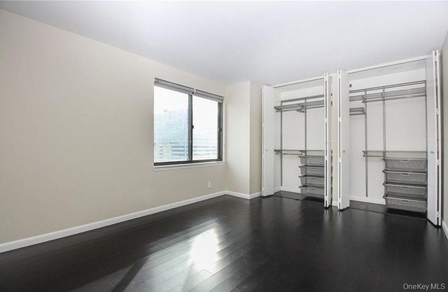 10 Cottage Place 11E, White Plains, NY 10601