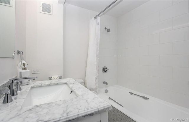 10 Cottage Place 11E, White Plains, NY 10601
