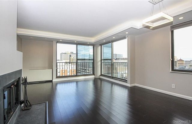 10 Cottage Place 11E, White Plains, NY 10601