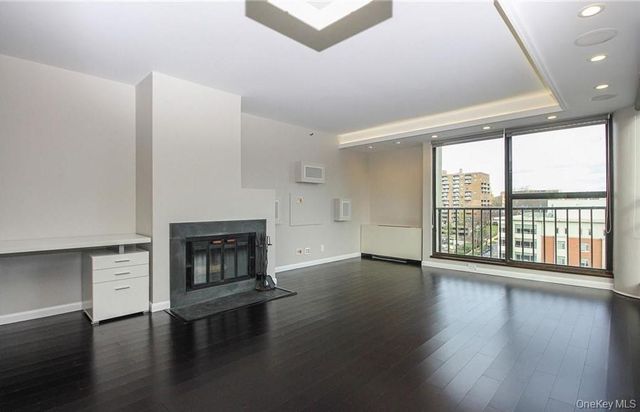10 Cottage Place 11E, White Plains, NY 10601