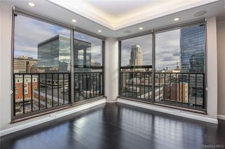 10 Cottage Place 11E, White Plains, NY 10601