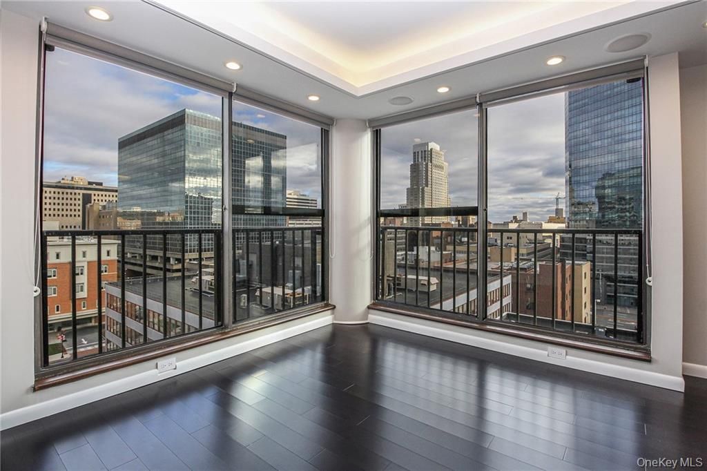 10 Cottage Place 11E, White Plains, NY 10601