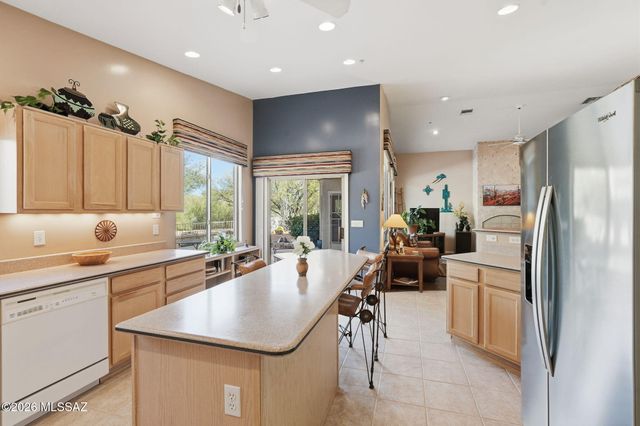 2664 S Fade Drive, Green Valley, AZ 85614