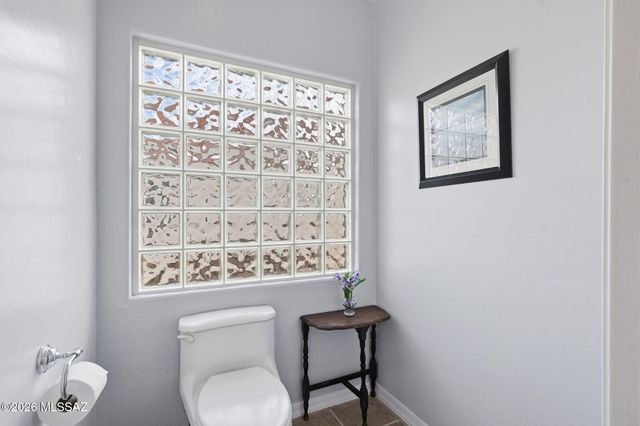 2664 S Fade Drive, Green Valley, AZ 85614